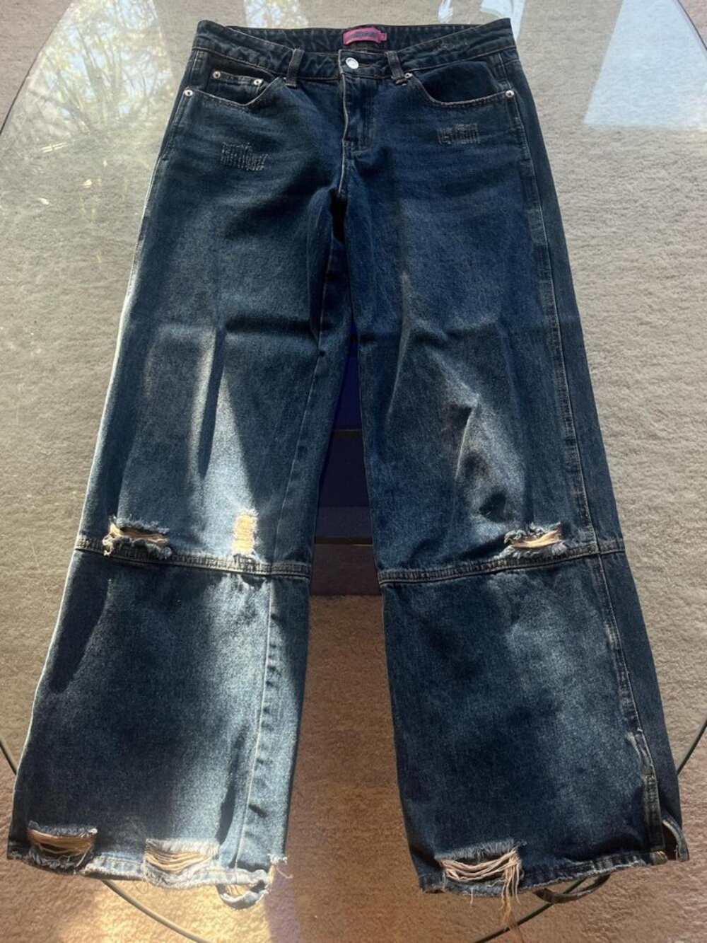 Edikted low waisted baggy wide leg jeans Size medium great wash!